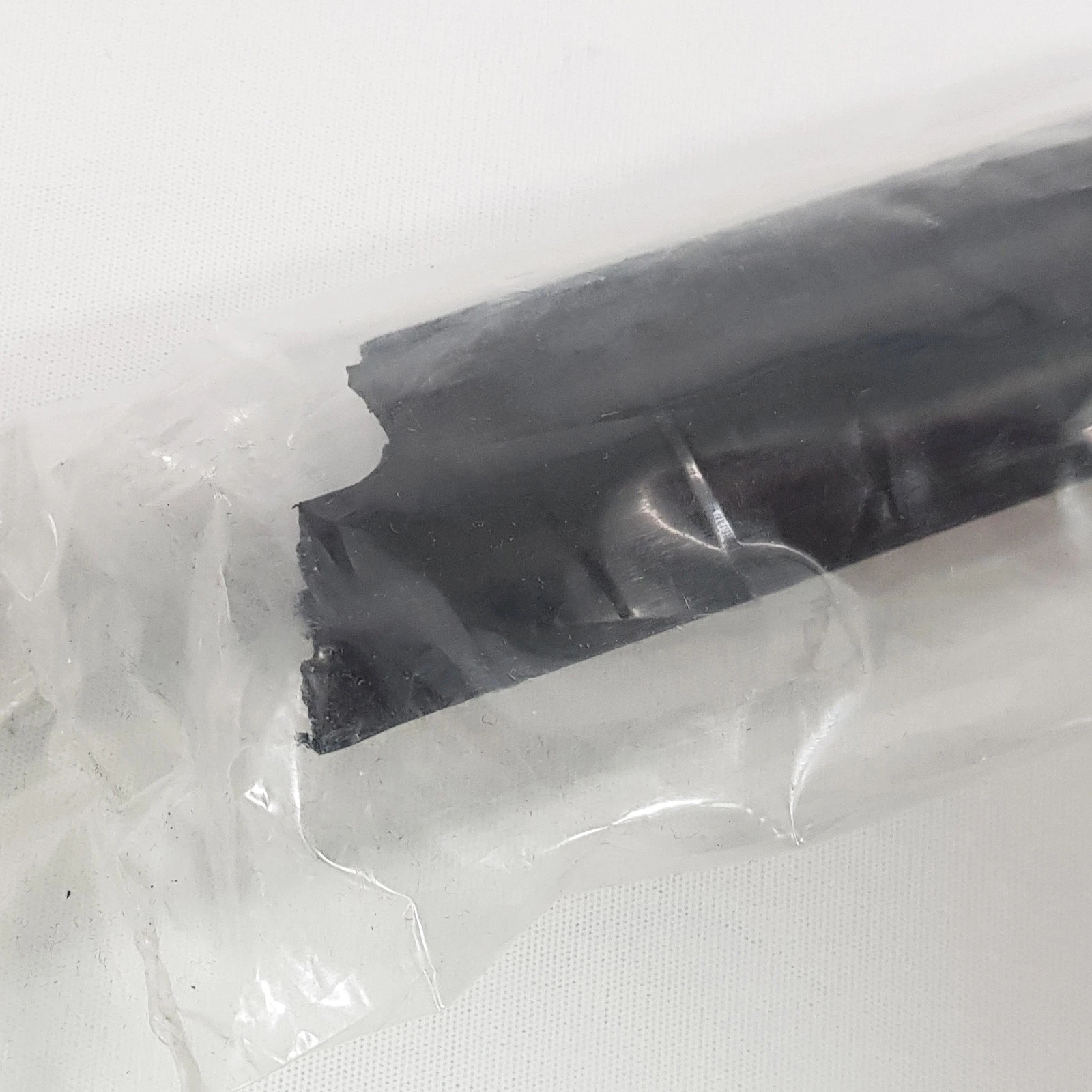 Orijinal Mobis Hyundai Getz Ön Sağ Dış Cam Sıyırıcı Fitil Cam Kenar Fitili (OEM: 82220-1C001)